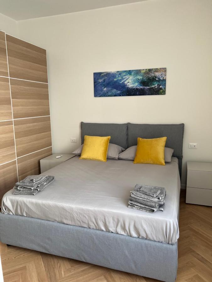 Milano: Incantevole Appartamento In Pieno Centro - Fancy Yellow Apartments Kültér fotó