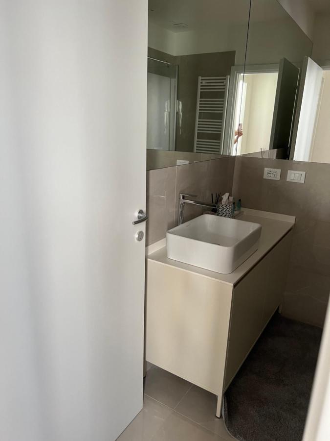 Milano: Incantevole Appartamento In Pieno Centro - Fancy Yellow Apartments Kültér fotó