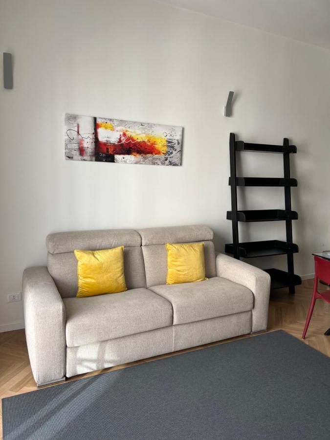 Milano: Incantevole Appartamento In Pieno Centro - Fancy Yellow Apartments Kültér fotó